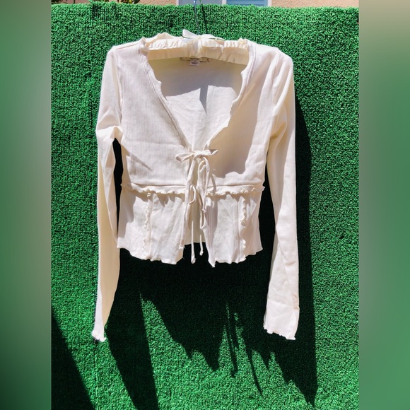 Kimchi Blue Cream tie front top new - Picture 2 of 16